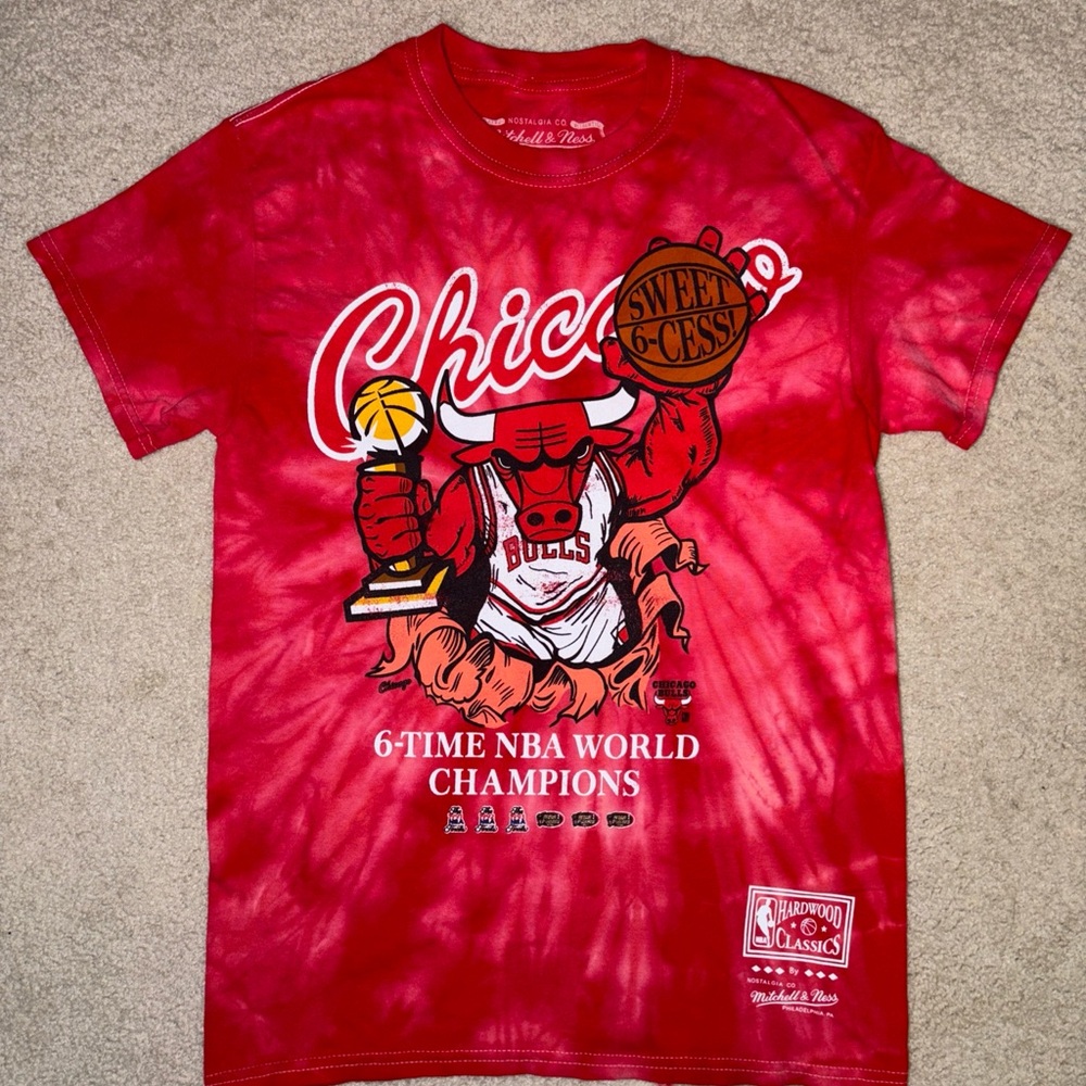 Mitchell & Ness 6-Time NBA World Champions Chicago Bulls T-shirt Mens Size Small